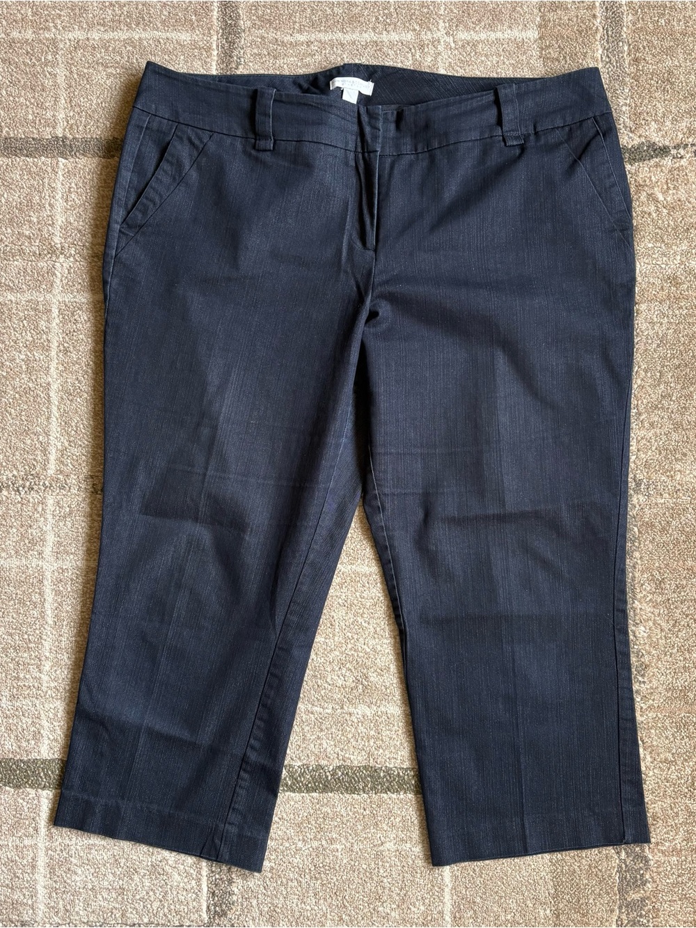 New York & Co. women's stretch chambray crop capri pants dark denim navy size 16